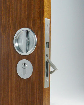 Cavilock pocket door locks